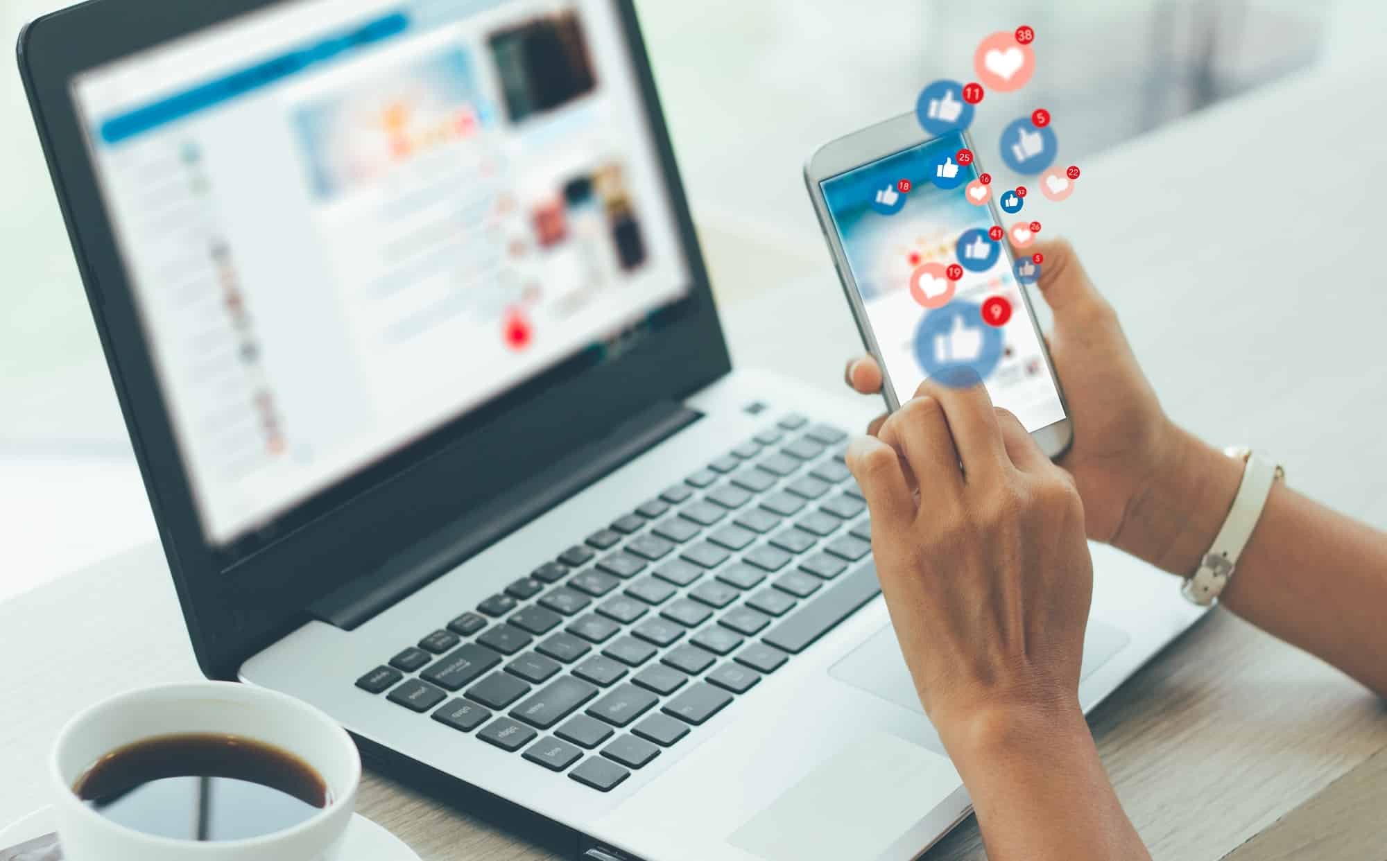 What is the Difference Between Traditional and Online Marketing?