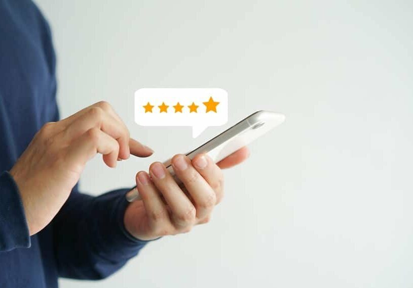 customer-reviews Customer leaving 5 star review